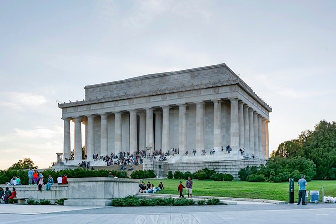 2-Hour National Mall Walking Tour from Washington DC - World War II Memorial: A Moment to Slow Down