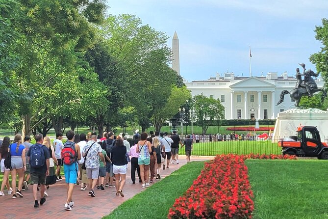 4-Hour Guided Tour in Spanish to Discover Washington DC - Getting around: timing, group pace, and vehicle rules
