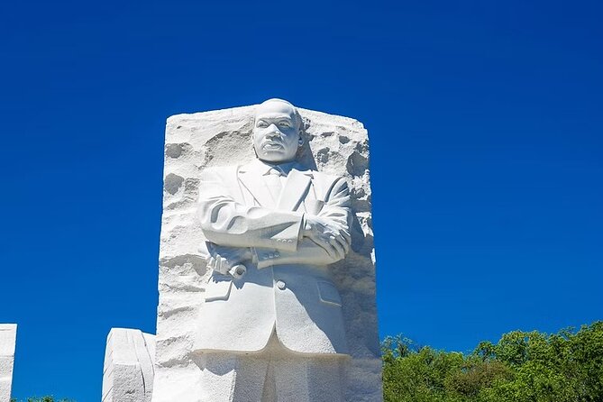 4-Hr DC Monuments Small Group Sightseeing Guided Tour - WWII, MLK, Vietnam, and the Korean War: Memorials Built to Feel Personal