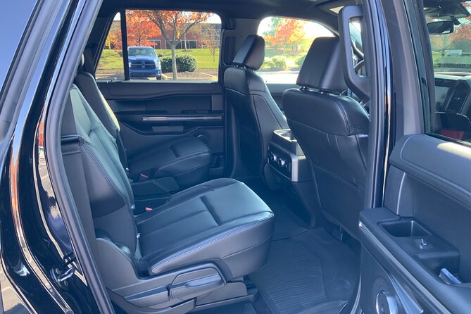 Airport Transfer BWI Airport to Baltimore Downtown Area Only - Luggage, families, and service animals: small details that prevent big headaches