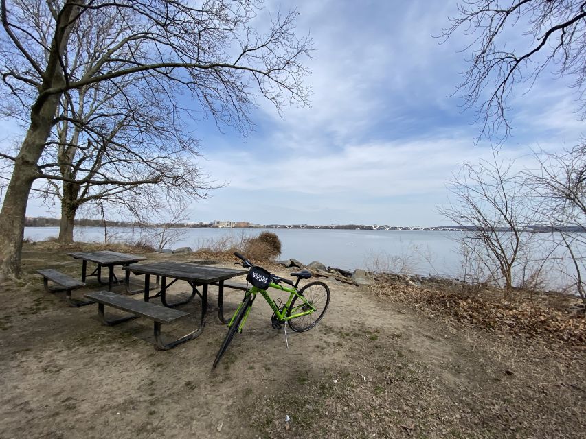 Alexandria: Full-Day Bike Tour to Mt Vernon w/ Optional Boat - How the audio guide turns a self-guided estate into a real story