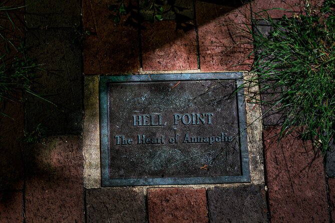 Annapolis Ghost Tours Boos & Booze Haunted Pub Crawl - Reynolds Tavern and 1747 Pub: legend, then keep your spirit’s etiquette