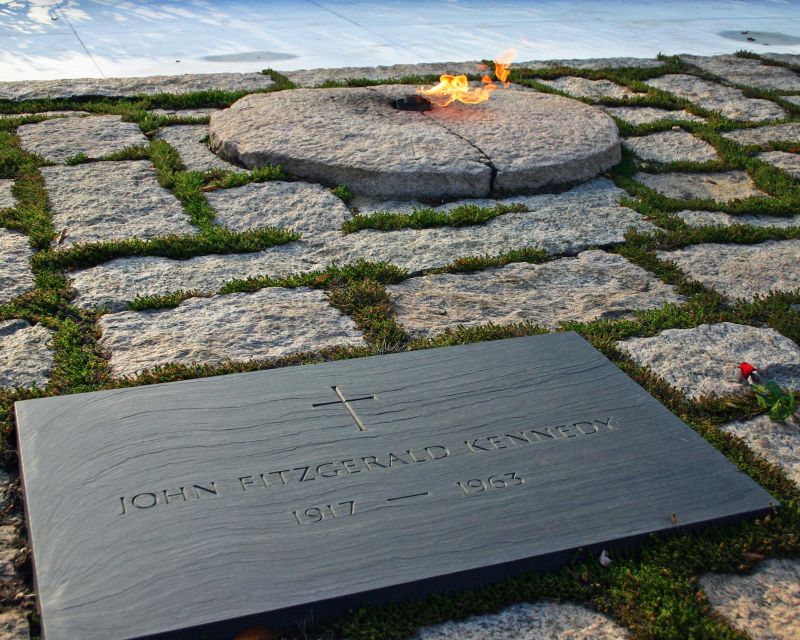 Arlington Cementary & Guard Ceremony with Iowa Jima Memorial - Marine Corps War Memorial and the Iwo Jima scale