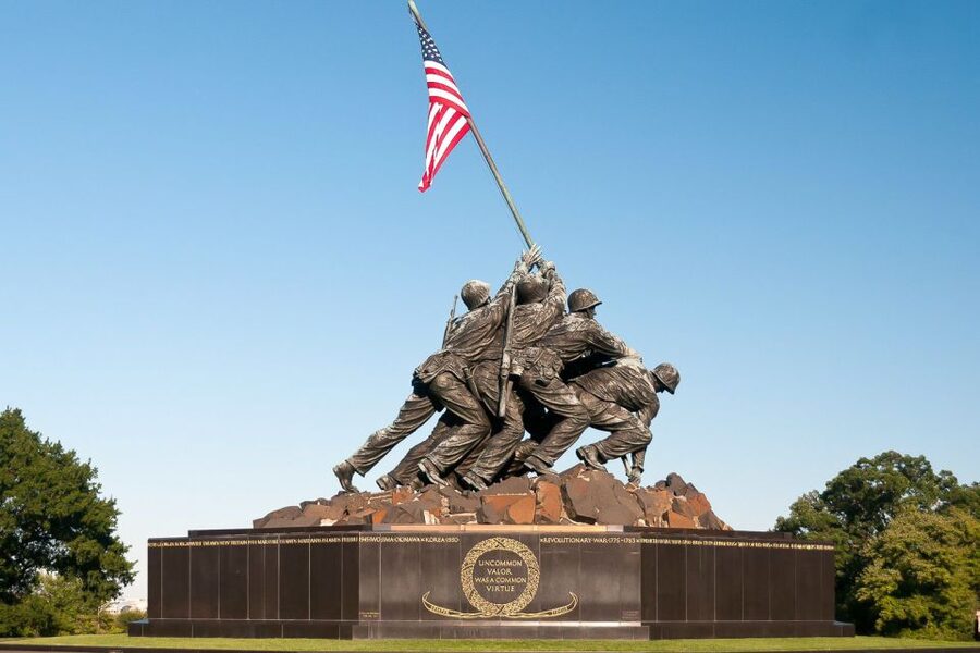 Arlington Cemetery & Changing of the Guard Semi-private 12pp - The value of a semi-private Arlington highlights walk