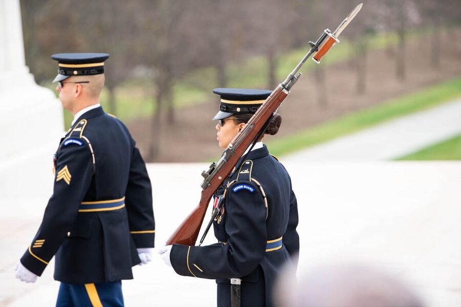 Arlington Cemetery: Changing of the Guard & Small-Group Tour - Entering Arlington With Clear Direction