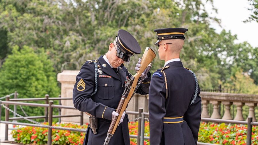 Arlington Cemetery: Changing of the Guard & Small-Group Tour - Watching the Changing of the Guard With the Right Context