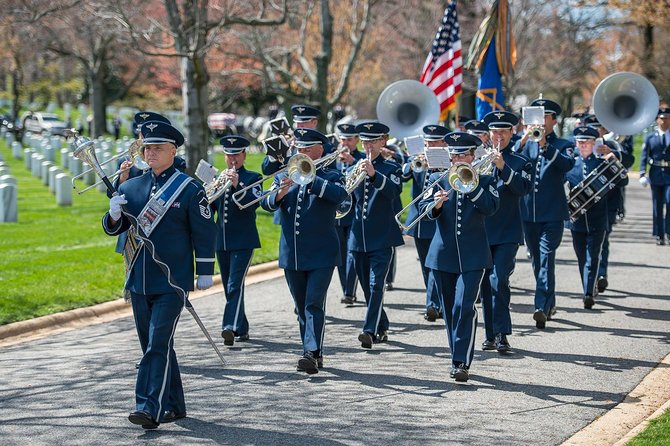 Arlington Cemetery Private Tour - The Veteran Guide Factor (and Why Guides Like Tom Matter)