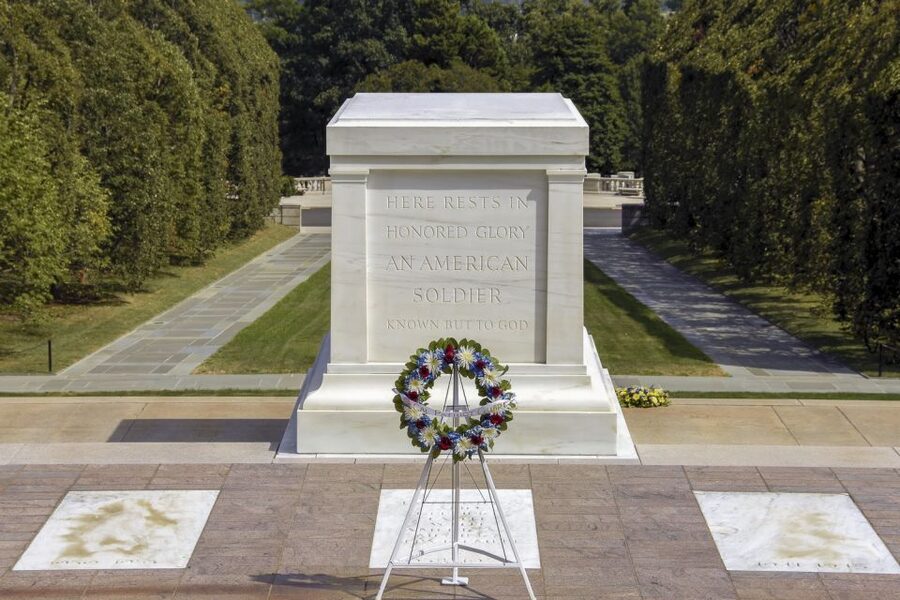 Arlington Cemetery Walk with National Mall Night Bus Tour - Timing your night: meeting for the 7:30pm National Mall bus tour