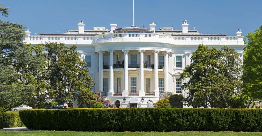 Arlington Cemetery Walk with National Mall Night Bus Tour - Ten dedicated night stops on the National Mall