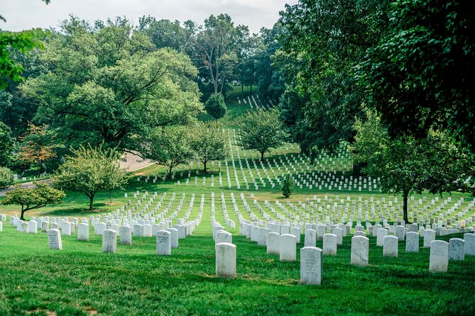 Arlington Cemetery with Changing of Guards & Tomb Unknown Soldier - The Tomb of the Unknown Soldier ceremony: why it’s the main event