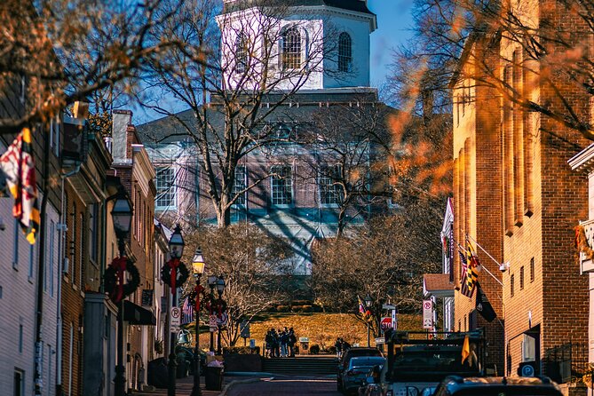 Awesome Scavenger Hunt: Annapolis Red Bricks & Blue Views - Stop 3: Maryland State House and photo challenge momentum