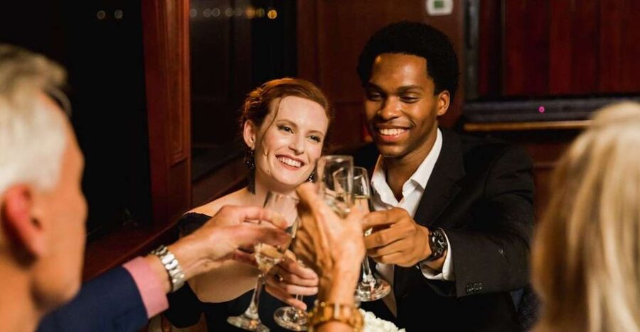 Baltimore: Christmas Eve Gourmet Brunch or Dinner Cruise - What the buffet and plated meal feel like onboard