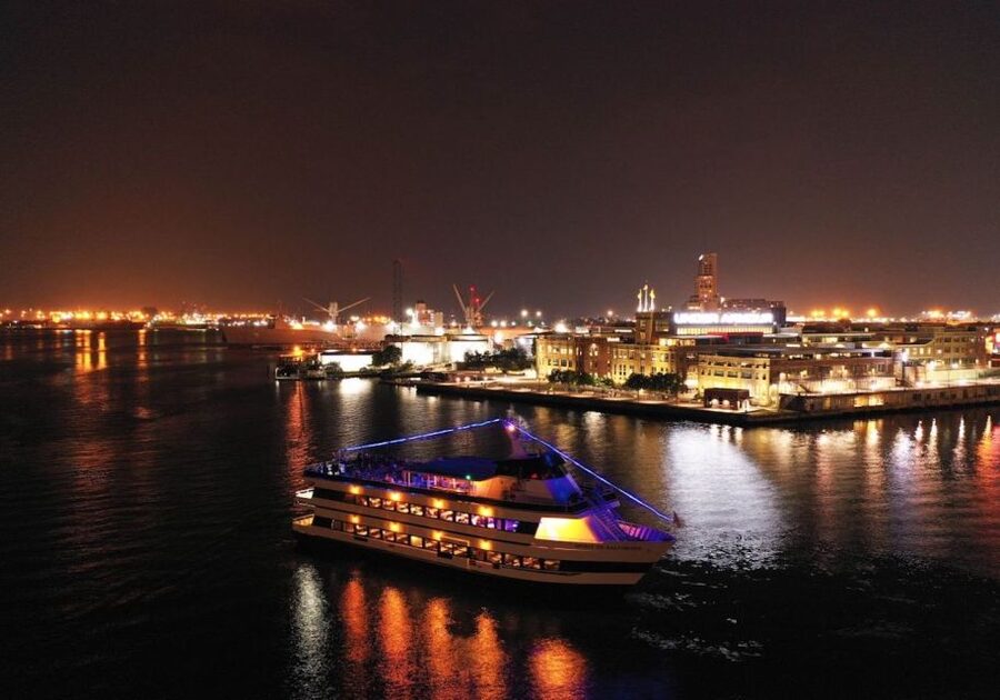 Baltimore: Christmas Eve Gourmet Brunch or Dinner Cruise - Brunch vs dinner: what you should choose for the best Christmas Eve mood