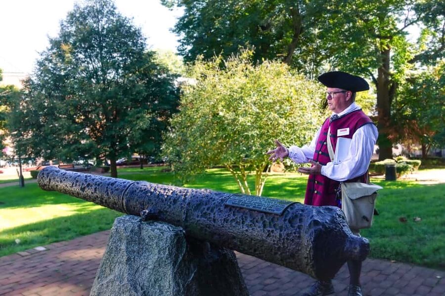 Best of Annapolis Tour: Colonial, State House, Naval Academy - Another stroll through Annapolis: 30 minutes that fills the gaps
