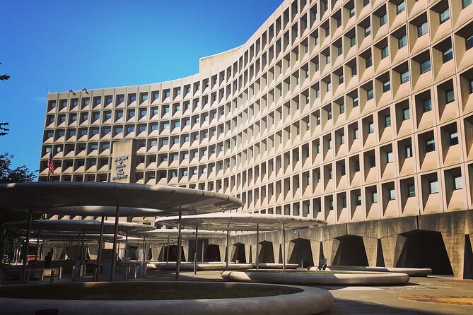 Castle to Capitol: Museums of the National Mall Architecture Tour - Practical tips that make the walk smoother