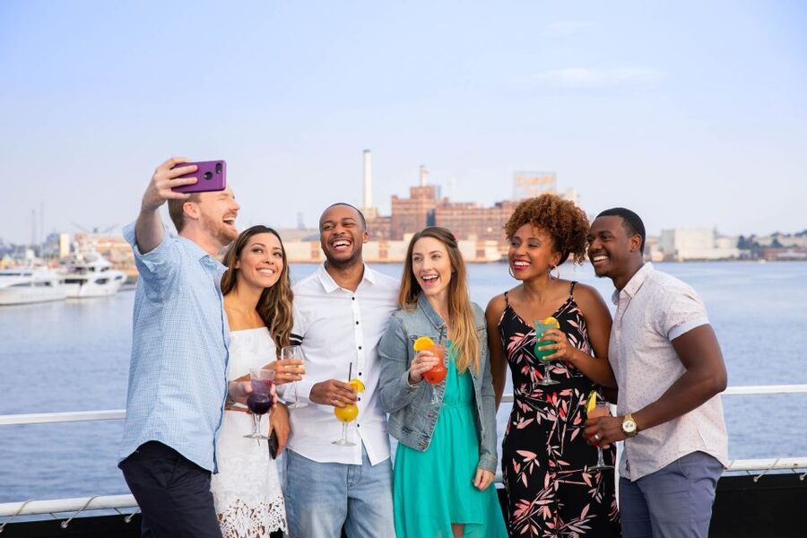 City Cruises Baltimore: Sights & Sips Sightseeing Cruise - Drinks and cocktails: how the happy hour side works