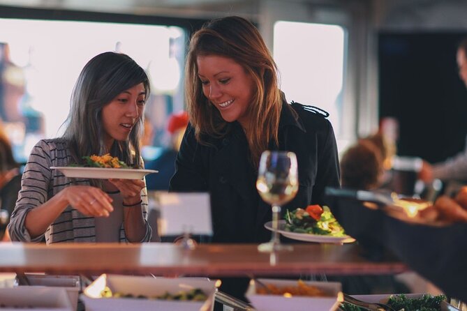 City Cruises DC: Scenic Buffet Lunch Cruise - The route that makes the 2 hours feel like more: Washington Monument to Alexandria