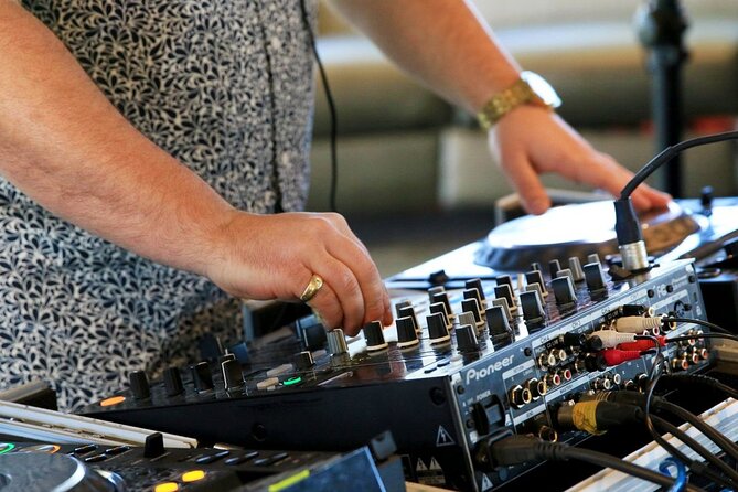 City Cruises Washington DC: Signature Mimosa Brunch Cruise - Lincoln Memorial vibes: a strong pairing with the onboard brunch