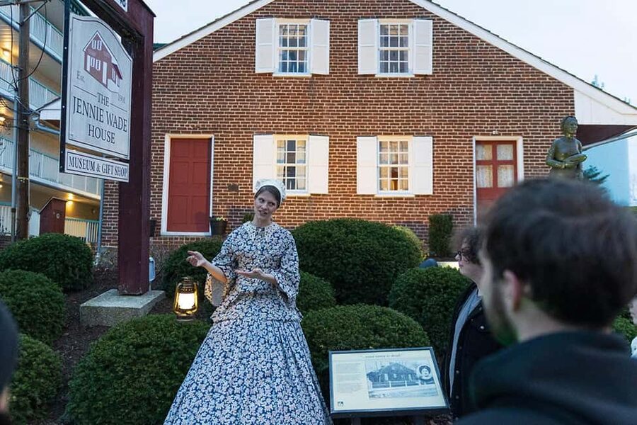 Civil War Ghosts: Echoes of the Fallen Gettysburg Ghost Tour - Brickhouse Inn area and the Witness Tree: small-town history you can feel