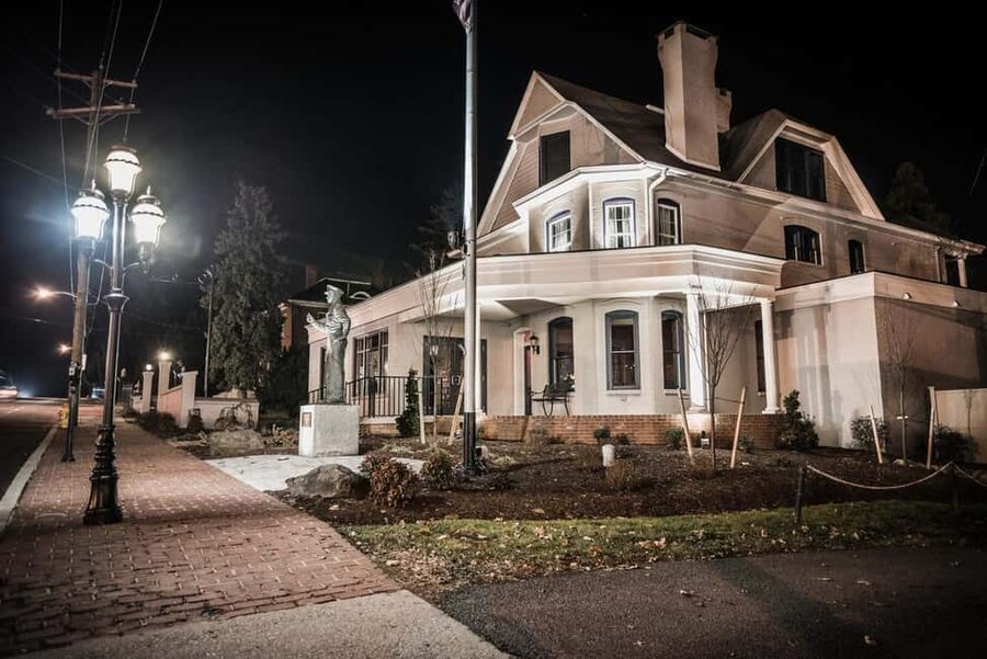 Civil War Ghosts: Echoes of the Fallen Gettysburg Ghost Tour - The Orphanage and the darker side of survival