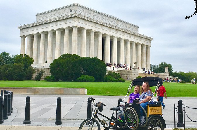 Classic Monuments & Memorials Tour - Stop-by-stop: from the White House to the Vietnam Veterans Memorial