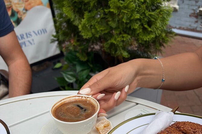 Cobblestones & Croissants: A Morning Food Tour in Georgetown, DC - Stop 1: Georgetown’s oldest standing house, a quick jump into the past