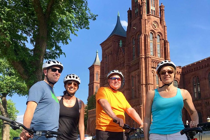 Customized Private Bike Tour of DC - World War II and Vietnam Memorials: Respectful Time on a Bike Route