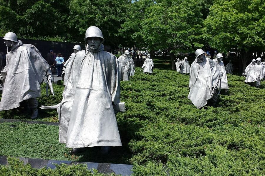 DC Bus Tour with Optional Washington Monument or Air & Space - Lincoln Memorial: the stop that helps you connect the dots