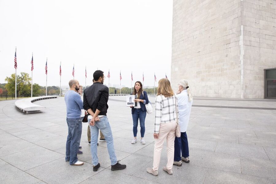 DC: Guided National Mall Tour & Washington Monument Ticket - District of Columbia and World War II Memorials: More Than the Headlines