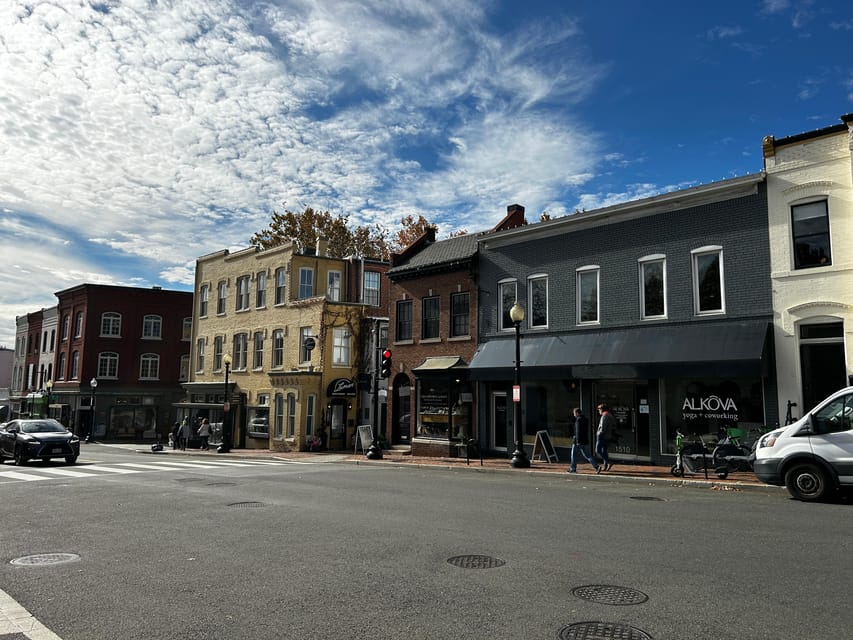 DC: Historic Georgetown History & Architecture 2 Hour Tour - Martin’s Tavern, early Georgetown social life in one stop