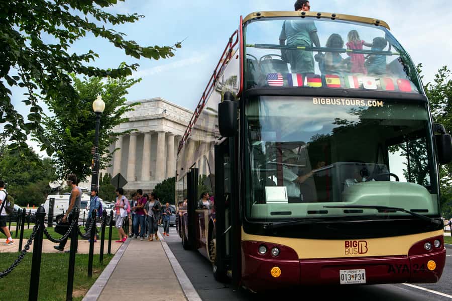 DC: Hop-on Hop-off Tour by Open-top Bus with 17 Stops - Open-top DC views, without the transit stress