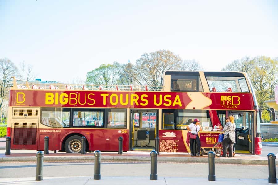 DC: Hop-on Hop-off Tour by Open-top Bus with 17 Stops - Arlington National Cemetery, the included digital guide you should actually use