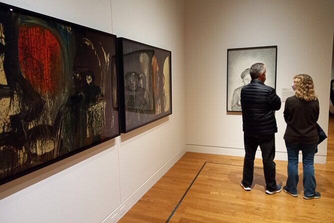 DC Landmarks Walking Tour + African American Museum Admission - Guides and the biggest value: storytelling, not just stopping for photos