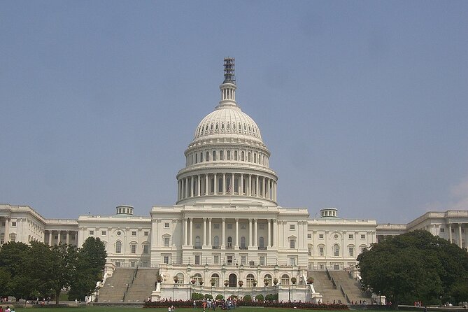 DC Landmarks Walking Tour + African American Museum Admission - White House stop: seeing the symbol without needing special access