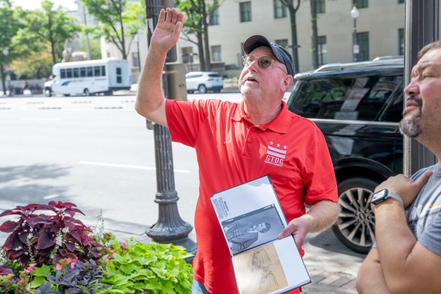 DC: Lincoln Assassination Walking Tour with Ford's Theatre - Downtown DC stops that explain the escape plan