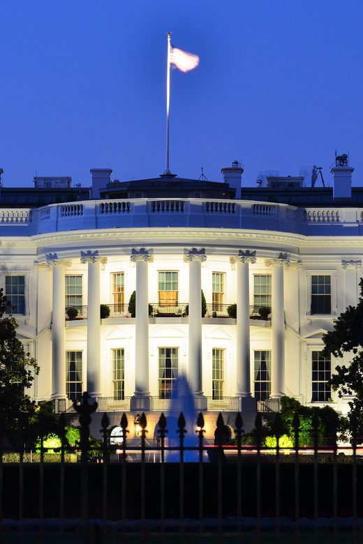 DC: Monuments & Memorials Sunset Tour by Open-top Bus - Quick hits before you ride