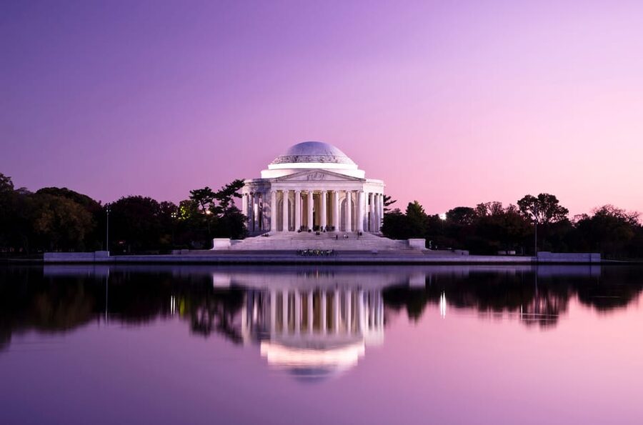 DC: Monuments & Memorials Sunset Tour by Open-top Bus - White House, Washington Monument, and the National Mall at night