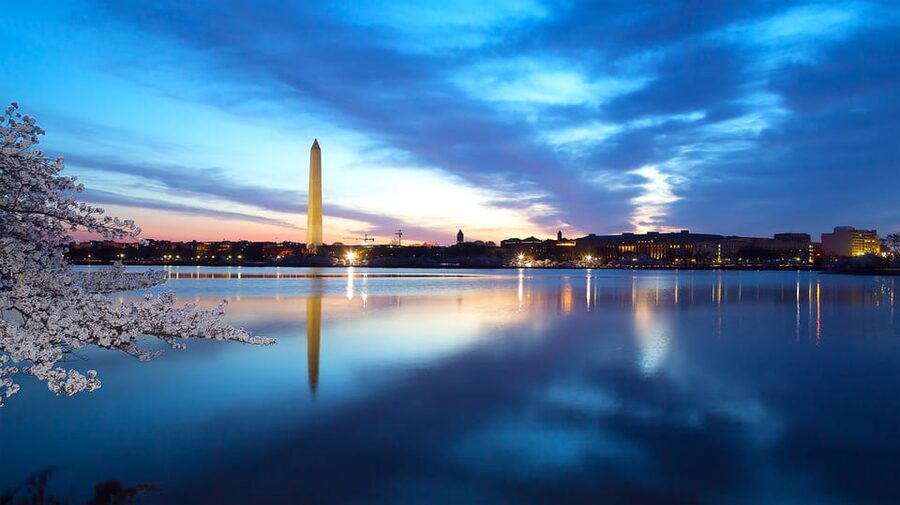 DC: Monuments & Memorials Sunset Tour by Open-top Bus - The Lincoln Memorial photo stop, and how to make 15 minutes count