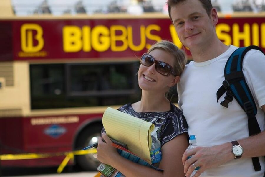 DC: Monuments & Memorials Sunset Tour by Open-top Bus - Live guide and digital audio: how to catch the details