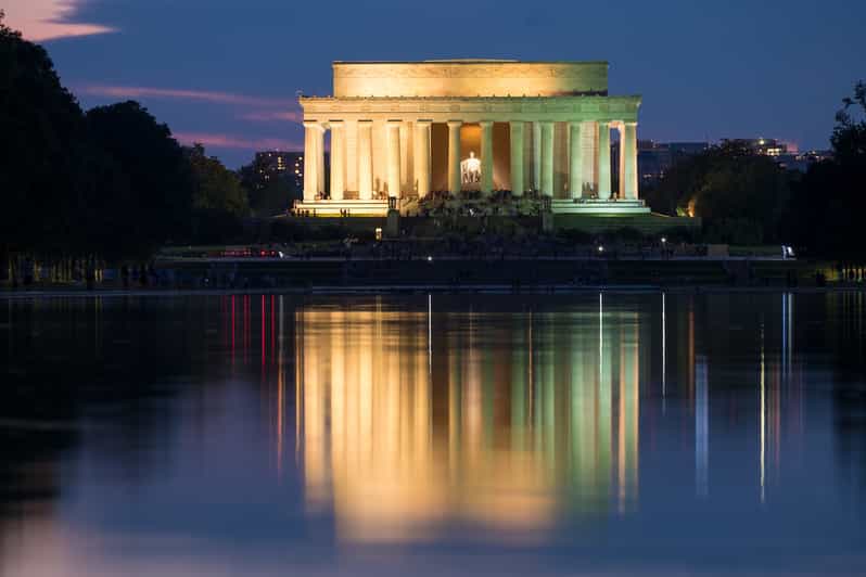 DC: Monuments & Memorials Sunset Tour by Open-top Bus - The 2-hour plan: how the bus packs in the icons
