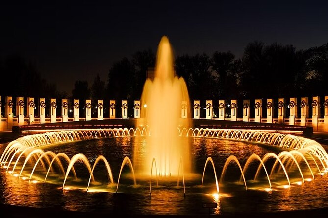 DC Monuments Small Group Guided Night Tour 3 Hours - What to pack: earbuds, cold gear, and photo basics