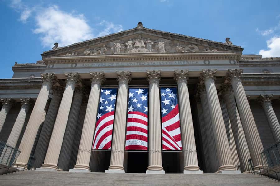 DC: National Archives & Optional Museum Add-On - How the tour starts at Unscripted Welcome Center (400 7th St NW)