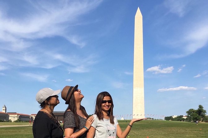 DC Rickshaw Monuments Tour - Stop 5, National World War II Memorial: emotion plus photo time