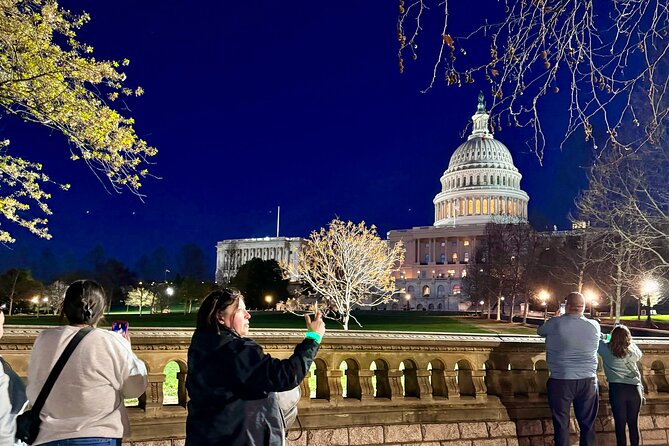 Discounted DC Night Tour With Magic LED- Snacks, LED Bracelets - Key highlights to look for