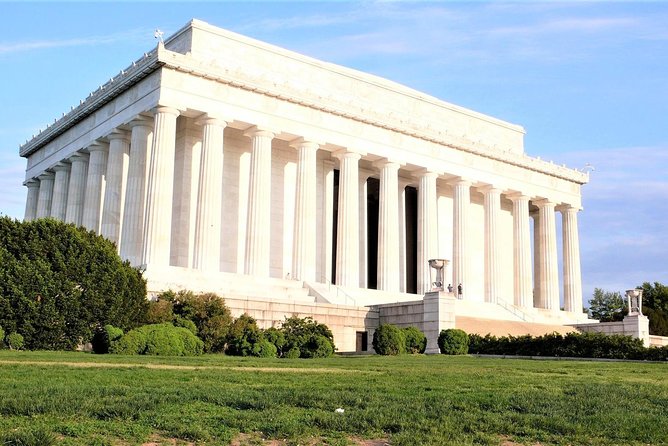 Discover DC Private Tour – (Up to 12 Guests) - What the guide adds, and why Ramon and Dustin get named