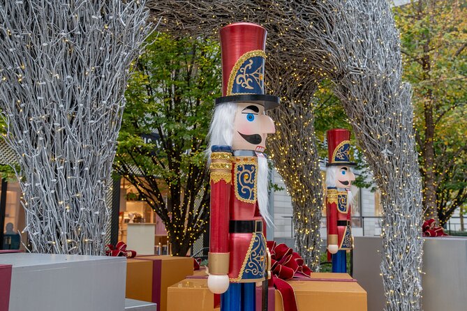 Downtown DC Holiday Tour: Lights, Decorations & Festive Cheer - A tight 1-hour route from 7th St NW to the White House Ellipse