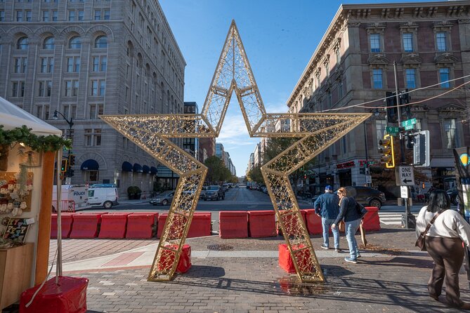 Downtown DC Holiday Tour: Lights, Decorations & Festive Cheer - National Christmas Tree at the White House Ellipse: 60 feet of holiday centerpiece