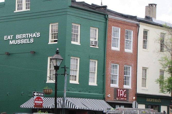 Fells Point Food Tour in Baltimore - Four restaurant tastings: more than snacks, less than a full meal
