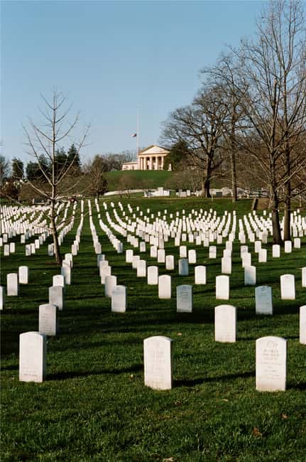 From NYC: Washington Highlights Guided One Day Tour - Memorials at a walkable pace: Korean War, Lincoln, Vietnam, WWII, and the Obelisk area