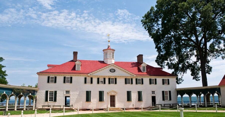 From Washington DC: Old Town Alexandria & Mount Vernon Tour - Old Town Alexandria drive and walking tour, with a guide doing the heavy lifting